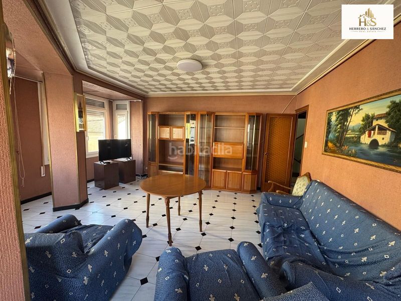 Foto e6e3a54e-c05d-4394-b5d5-923da26cea2f. Edifici a Novelda