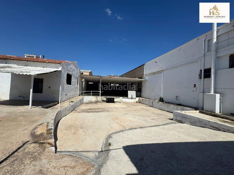 Foto b09d5ce9-3d35-4ddc-8a04-67dfcef64fd4. Edificio in Novelda