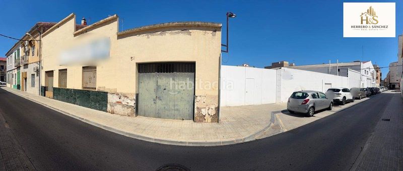 Foto b350f365-a63c-4ca0-b724-9c53f216238f. Edificio in Novelda