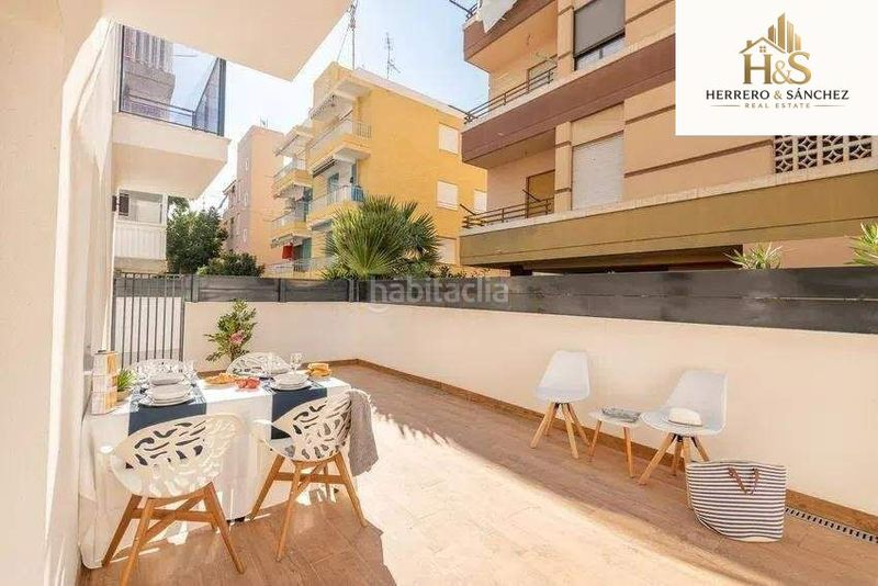 Foto 149821e2-6485-4754-8637-4e2fd55c1cee. Edificio  de apartamentos en venta calle hellín a 50 m de Gran Playa en Santa Pola