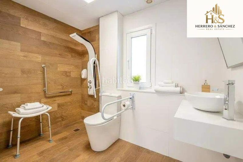 Foto d5d13787-6949-43b7-a8f8-f5da9ea9e674. Edificio  de apartamentos en venta calle hellín a 50 m de Gran Playa en Santa Pola