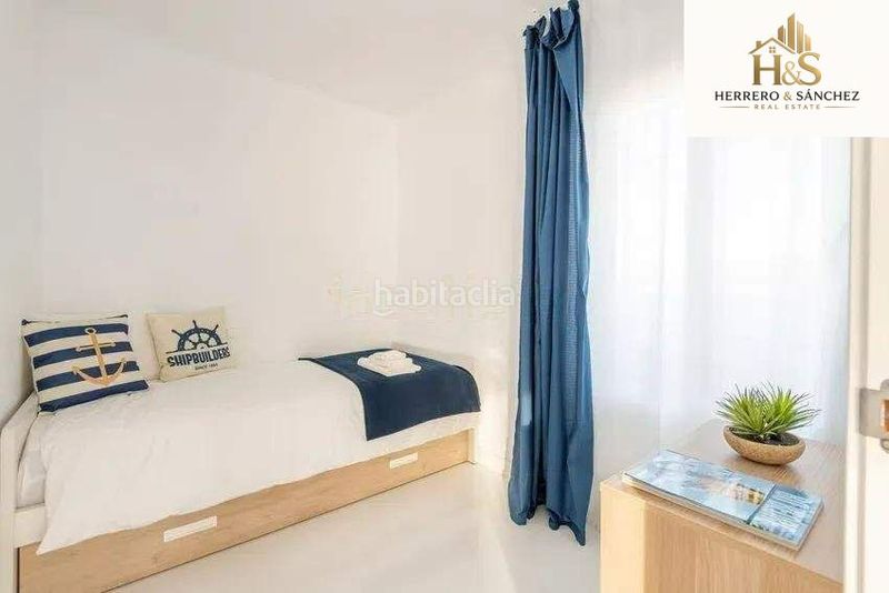 Foto f9b9acaa-9a1c-42b8-a870-c08fd80437c6. Edificio  de apartamentos en venta calle hellín a 50 m de Gran Playa en Santa Pola