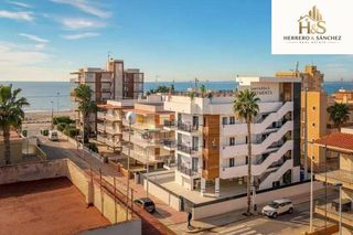 Edificio  Calle de hellín. Edificio de apartamentos en venta  calle hellín  santa pola a 50