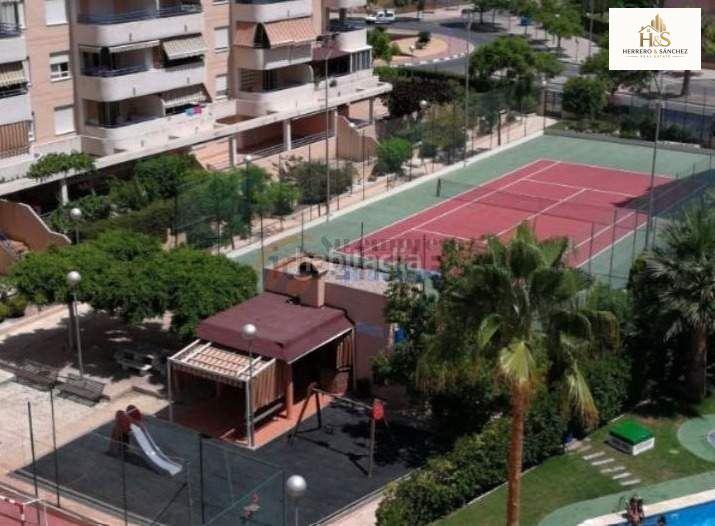 Foto 0d4fed0e-136f-4fcd-8eb7-8e5535299d6c. Pis amb aparcament piscina a Playa de San Juan Alicante