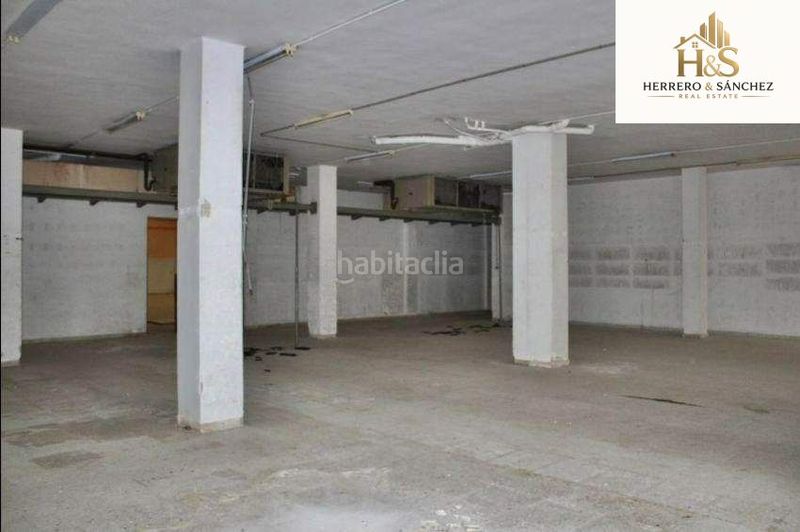 Foto 0b847975-94df-4b21-b80a-10a6efaf7e60. Bâtiment à usage industriel dans Ibi