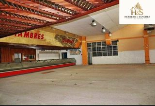 Nave industrial  Foia la. Local comercial de casi 2.000 m2 en venta  plaça la foia  centro