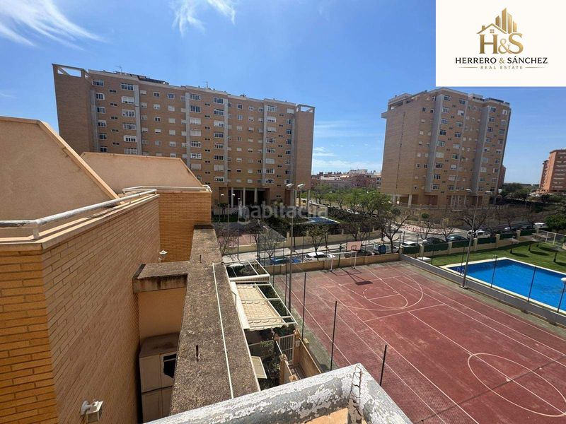 Foto 3da5848c-db26-4730-94b6-5a5631f2c14c. Casa amb calefacció aparcament piscina a San Gabriel Alicante