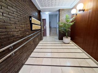 Pis a Benalúa. 137 m2 en el centro con balcón a la calle principal