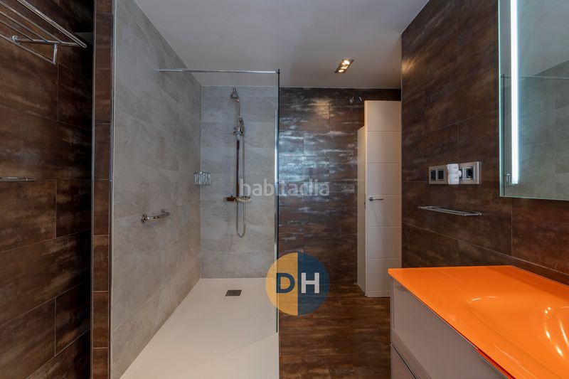 Foto ba37ec0c-b848-4786-9b37-f23ea8873425. Àtic amb calefacció aparcament piscina a Sanchinarro Madrid