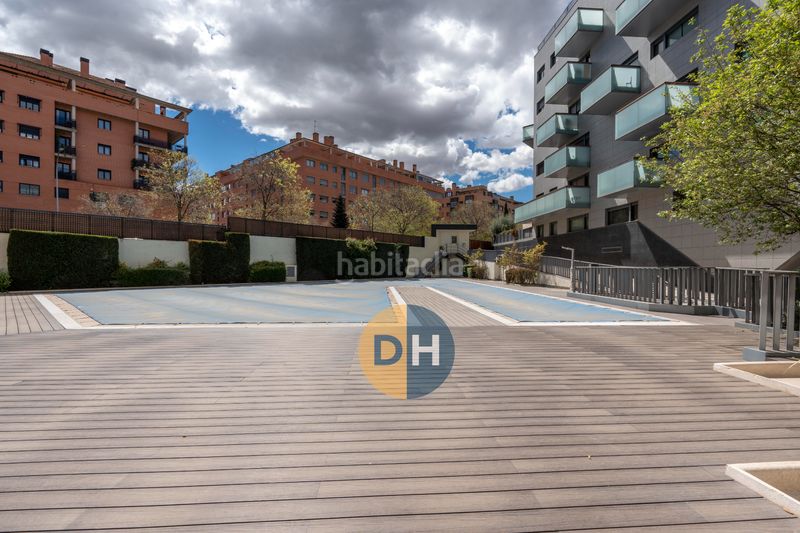 Foto de3cc3c3-6f4f-49c3-9107-8a126e9877e2. Àtic amb calefacció aparcament piscina a Sanchinarro Madrid