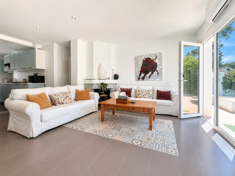 Foto d608d627-75b9-4141-bb2a-a986f31c5723. Lloguer casa amb xemeneia calefacció aparcament piscina a Calvià