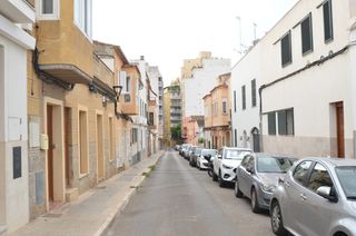 Casa adossada a Son Espanyolet. Planta baja techo libre con posibilidad de construir una planta
