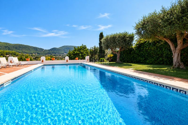 Foto 6e75cde2-b767-494b-8cee-536f91857b9e. Rent country house with fireplace heating parking pool in Andratx