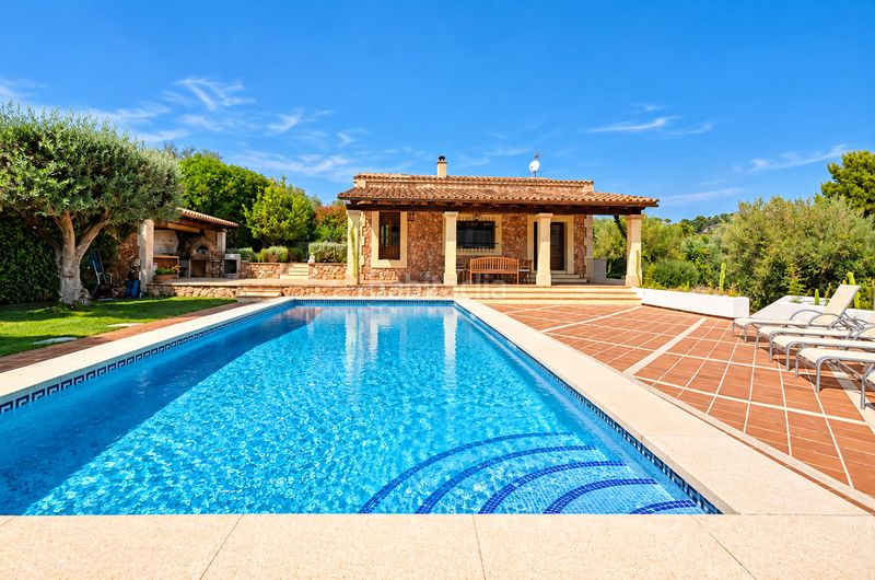 Foto a2c2b7c7-ad6f-4e09-9265-13f5e13790c9. Rent country house with fireplace heating parking pool in Andratx