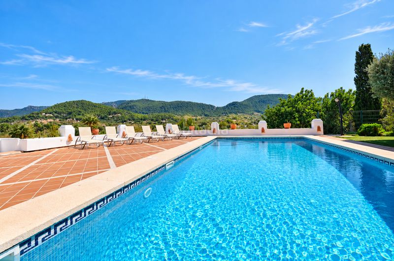 Foto fbe2fdcd-421c-4356-87f2-c17c95e70f21. Rent country house with fireplace heating parking pool in Andratx