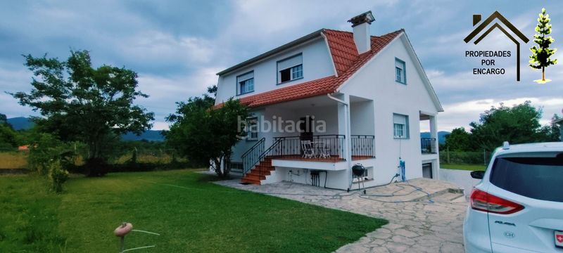 Foto c39522ac-3e3a-491b-b6c6-b42e22dd0f17. Xalet amb xemeneia calefacció aparcament a Moaña