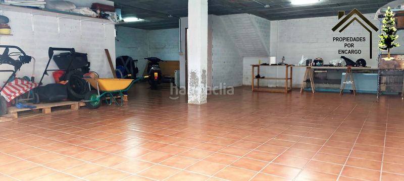 Foto fe6fc765-9e86-45ef-8eb8-e696bd3c740e. Xalet amb xemeneia calefacció aparcament a Moaña