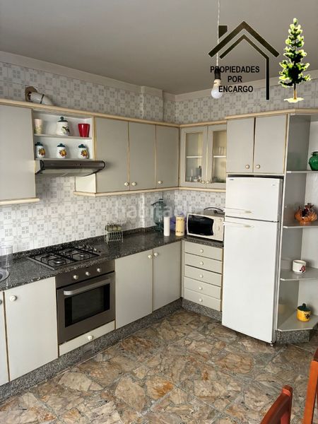 Foto 96e83faf-00f0-4ba7-981d-f12e8a115066. Casa amb xemeneia aparcament a Moaña