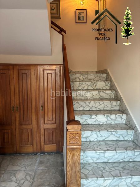 Foto c1cd7078-d622-4acc-b98e-c347a3031c23. Casa amb xemeneia aparcament a Moaña