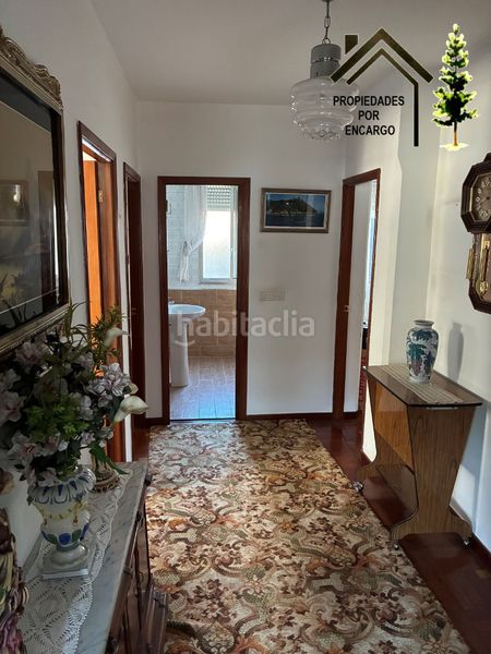 Foto ff9b6214-9f20-4681-a14b-17601fa9fc1c. Casa amb xemeneia aparcament a Moaña