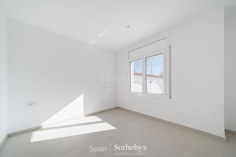 Foto 0397eade-2211-408c-953c-3d5146f9c7da. Casa amb calefacció aparcament piscina a Cap Ras - Creus - Falconera Empuriabrava