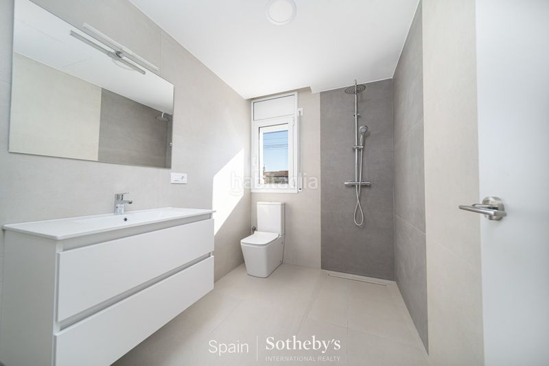Foto 24a99f51-0081-4113-a088-af6fb154d49d. Casa amb calefacció aparcament piscina a Cap Ras - Creus - Falconera Empuriabrava