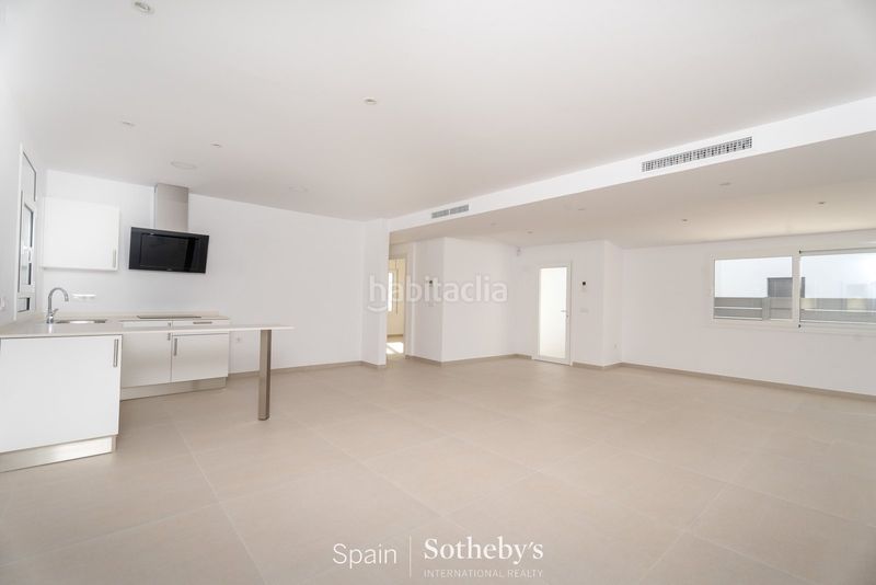 Foto 52d3f1da-9e8a-44ca-af00-acd8874e76a6. Casa amb calefacció aparcament piscina a Cap Ras - Creus - Falconera Empuriabrava