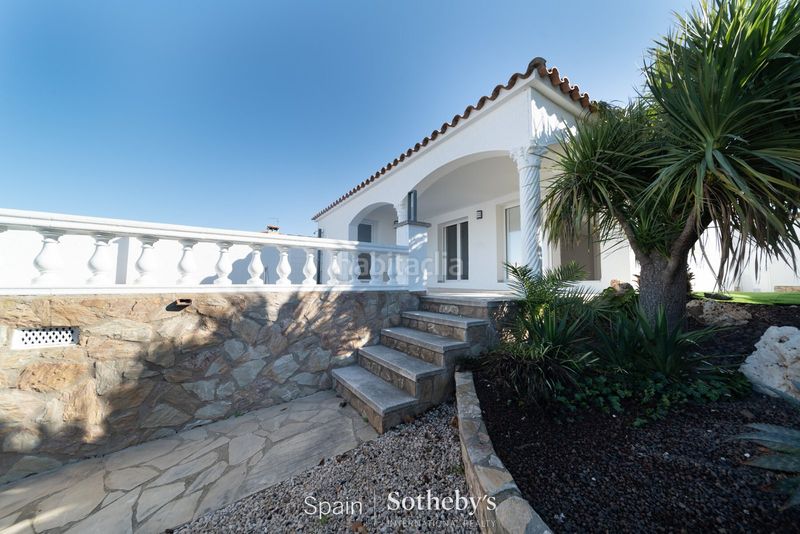 Foto 692fd68a-7064-491c-a15d-d092c06f8e95. Casa amb calefacció aparcament piscina a Cap Ras - Creus - Falconera Empuriabrava