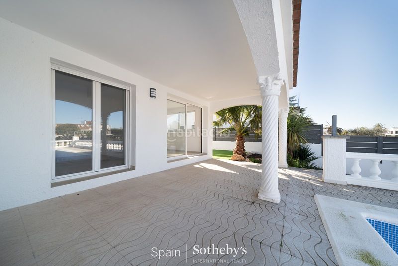 Foto bc47acdf-3e80-4aab-bbb4-fa4ba425dd13. Casa amb calefacció aparcament piscina a Cap Ras - Creus - Falconera Empuriabrava