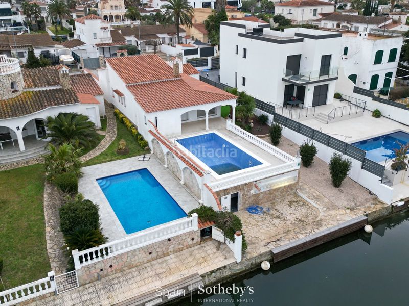 Foto ca441b55-6a4d-4f6f-a9d7-57dc9fadc8e0. Casa amb calefacció aparcament piscina a Cap Ras - Creus - Falconera Empuriabrava
