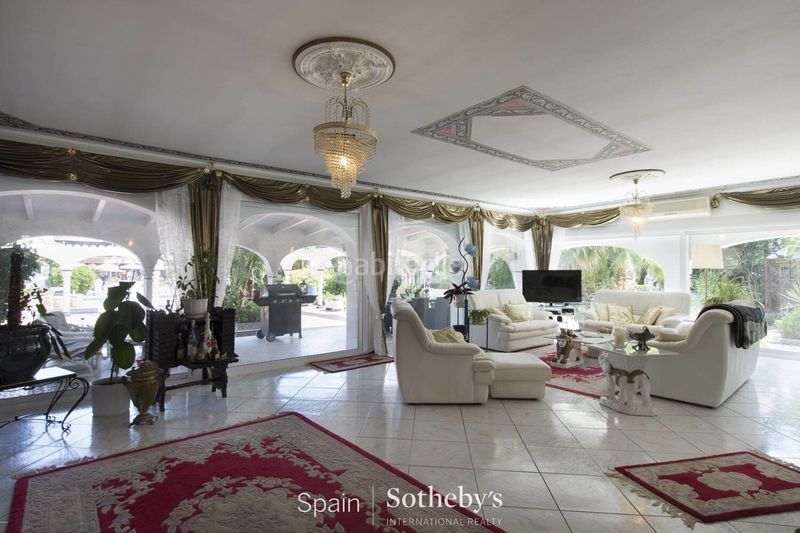 Foto 54924b62-7900-4e0d-ae65-6b8c0ba89c56. Casa amb calefacció aparcament piscina a Carmençó Empuriabrava