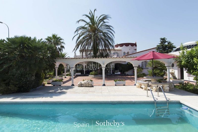 Foto 5bf7e6c6-4085-4998-93f0-0fc5383444aa. Casa amb calefacció aparcament piscina a Carmençó Empuriabrava