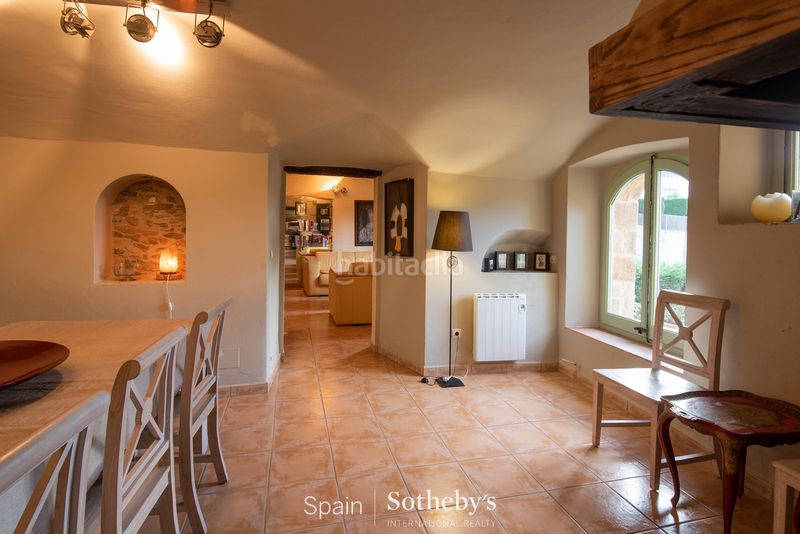 Foto a7faac1b-d988-4181-8e02-bd045899c41d. Casa a camí del mar 16 a Begur Begur