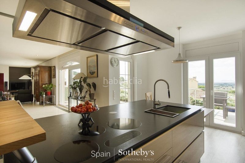 Foto af7440ce-c7da-4707-bd6f-09375ddbb5b8. Casa amb calefacció aparcament piscina a Pau