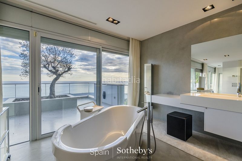 Foto 671ea648-5d4b-4877-b455-bc928e44da34. Casa amb calefacció aparcament piscina a Levantina - Montgavina - Quintmar Sitges