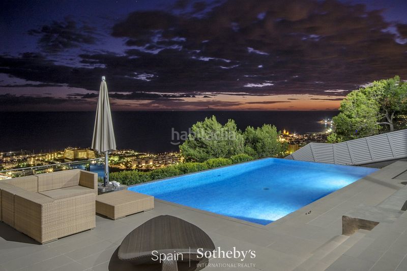 Foto a9c0888e-78af-4f75-97f7-e03f00003985. Casa amb calefacció aparcament piscina a Levantina - Montgavina - Quintmar Sitges