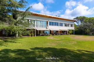Maison  Cami vell de montalt. Casa con amplio terreno y vistas al mar en llavaneres  costa nor