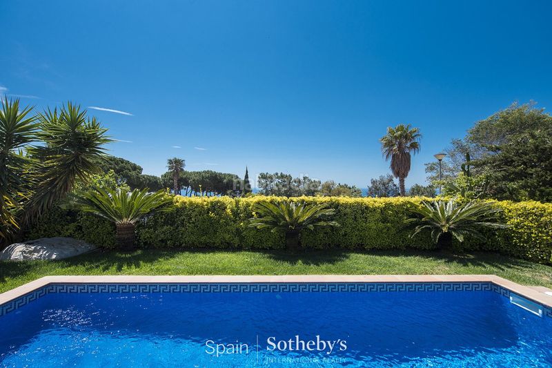 Foto 6f565e1c-10b4-4158-b1a2-ef80fb72b528. Casa con riscaldamento parcheggio piscina in Fenals Lloret de Mar