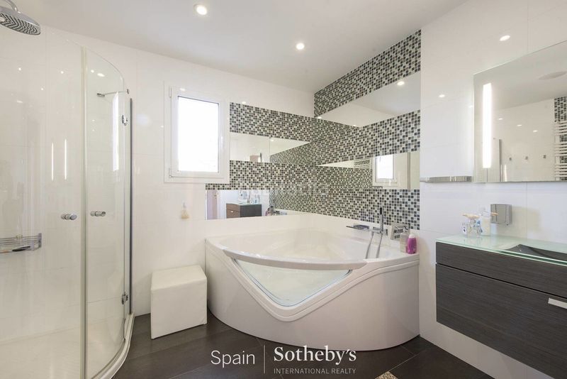 Foto f72cb4fd-453f-4914-81c6-6e39b8c55ff7. Casa amb calefacció aparcament piscina a Volta de l´Ametller Sant Feliu de Guíxols