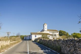 Casale in Masia Nova-Solicrup. Casa de campo con viñedos y 3,13 hectáreas en vilanova i la gelt
