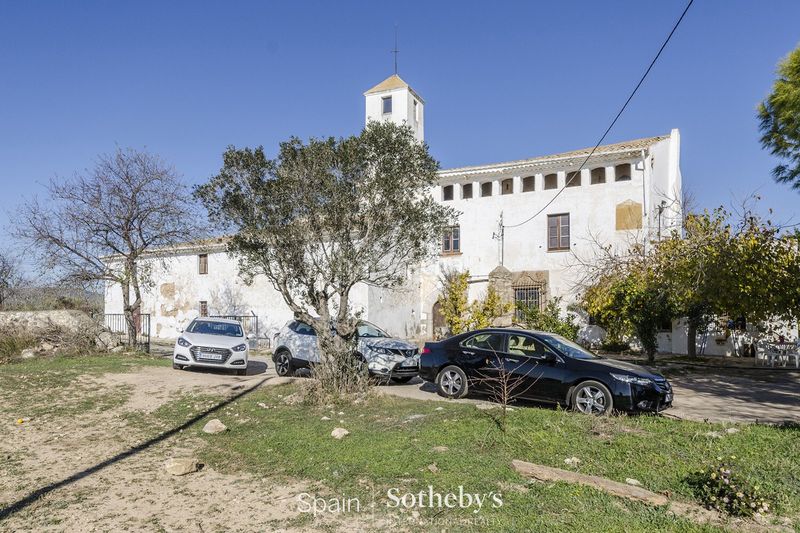 Foto 586267b9-58d9-4ec6-aa80-120f522ce2e3. Masia amb calefacció aparcament a Masia Nova-Solicrup Vilanova i la Geltrú