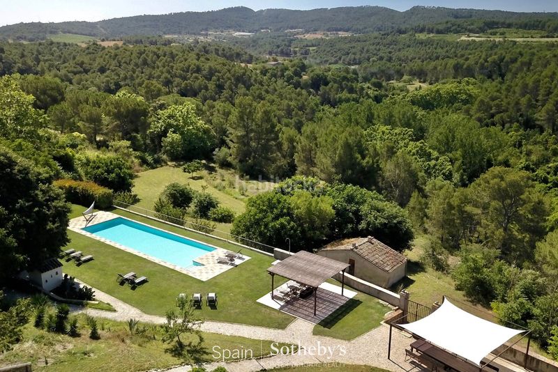 Foto 6d53a372-654f-4f50-b958-9634b9e5af1c. Casa amb calefacció aparcament piscina a Torre de Claramunt (La)