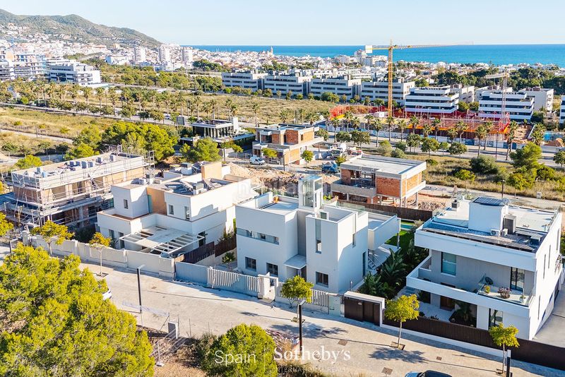 Foto 4f7d6a55-4a4a-4cce-9a61-306d461e51d8. Maison avec chauffage parking piscine dans La Plana Sitges