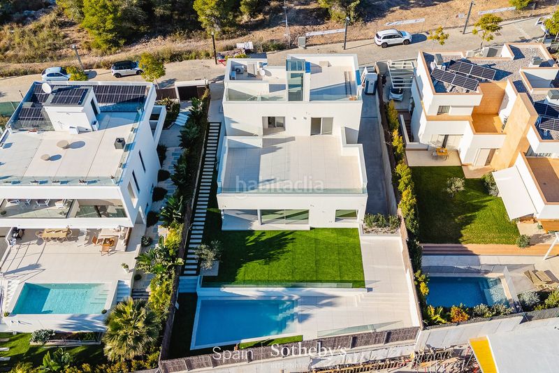 Foto dec7f000-45a2-4c1f-bc28-8b302abff0be. Maison avec chauffage parking piscine dans La Plana Sitges
