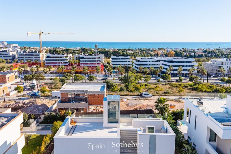 Foto ed412704-8b87-423f-b97e-e4d28bc337f4. Maison avec chauffage parking piscine dans La Plana Sitges