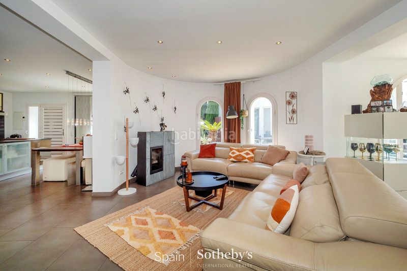 Foto b9a5ba29-81a6-4855-8e2d-a060f1577b97. Casa amb calefacció aparcament piscina a Montgrí Empuriabrava