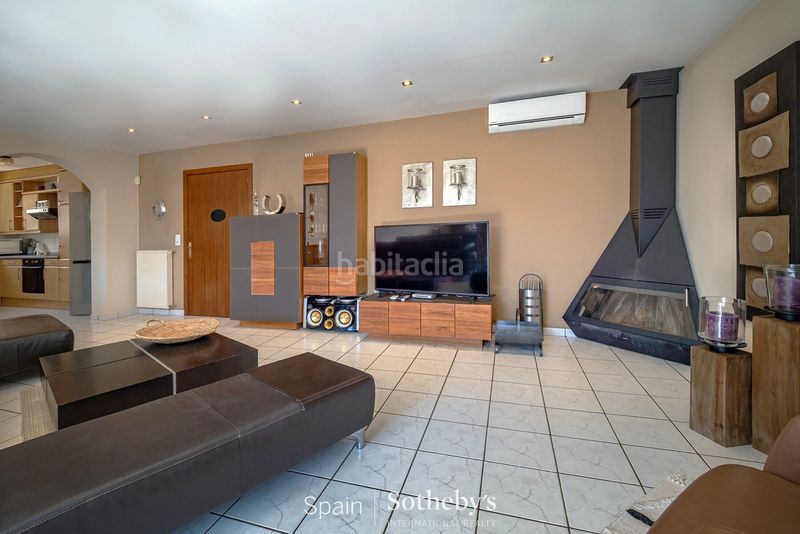 Foto f8ebd84d-9619-465e-92ce-9d2214d49a97. Casa amb calefacció aparcament piscina a Montgrí Empuriabrava