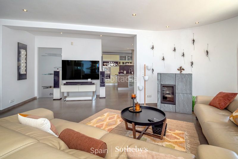 Foto f8ef843b-7a3d-44ed-a138-07be82eba27a. Casa amb calefacció aparcament piscina a Montgrí Empuriabrava