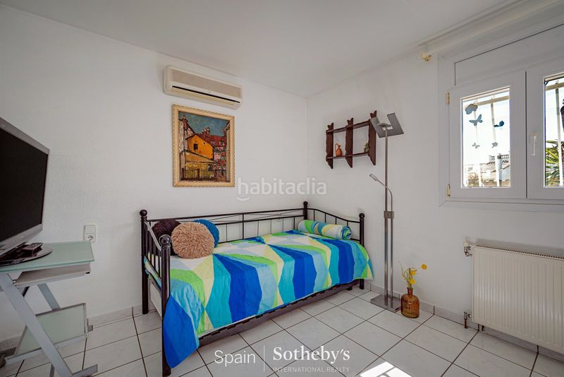 Foto fc3cbdbf-5d03-40f6-accd-d59b866c8094. Casa amb calefacció aparcament piscina a Montgrí Empuriabrava