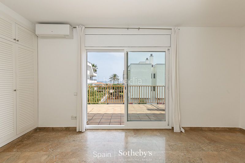 Foto 7b5e49da-78d6-491f-af53-7b0d69cfc7b9. Casa aparellada amb calefacció aparcament a Can Girona - Terramar - Vinyet Sitges